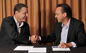 توقيع اتفاقية استحواذ شركتي سينينجر وهانتر إندستريز في عام 2016.