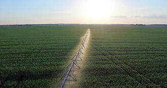 Senninger i-Wob sprinkler on center pivot 